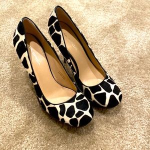 NWT Via Spiga giraffe hair heels 🖤